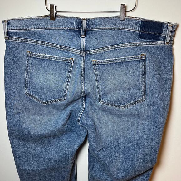 NWT Abercrombie High Rise 90S Relaxed Jean Medium Wash Plus Size 36 Short Petite - Picture 8 of 9